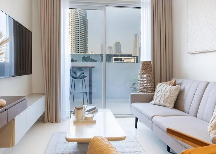 5-Star Burj Khalifa View In Boho With Pool & Gym!