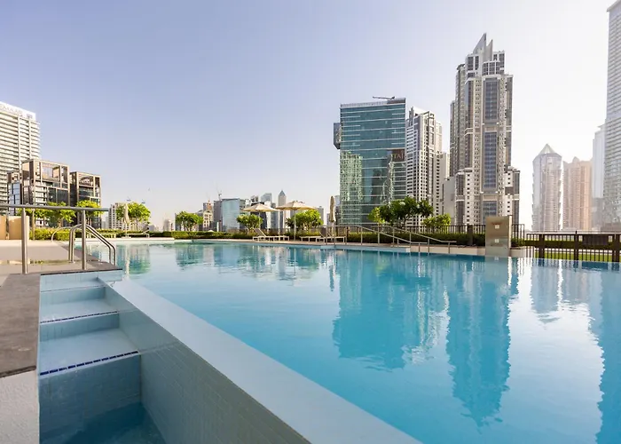 Waves Holiday Homes - Burj Crown Tower