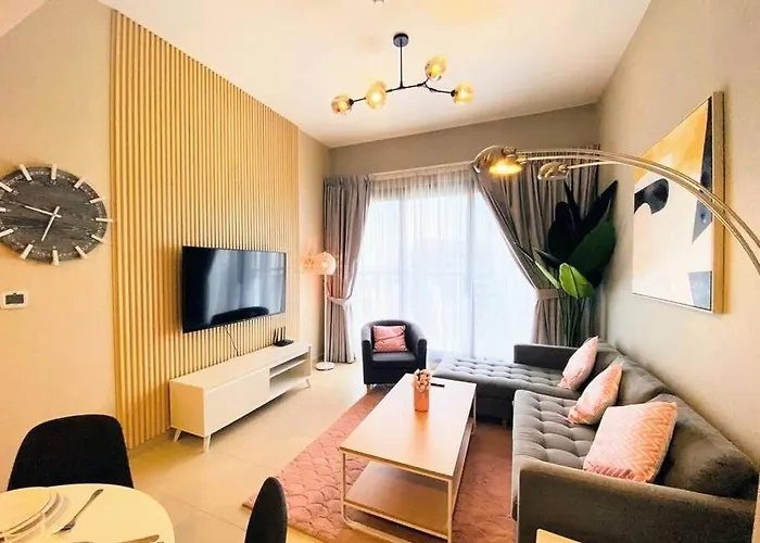 1019 Modern 1 Bedroom Apartment With Pool & Cinema