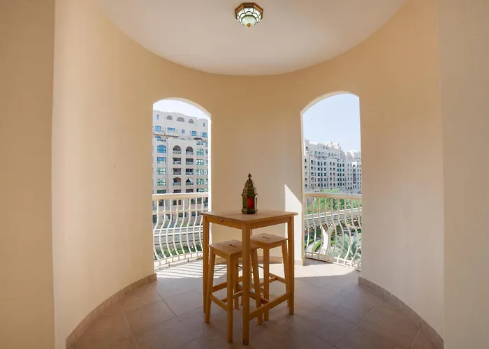 Lux Living On Palm Jumeirah With Pool & Beach Access