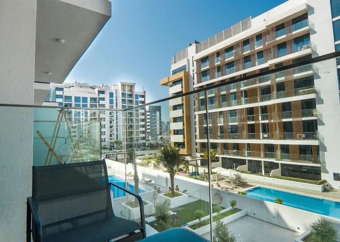Easygo- Lavish Stu With Pool View In Azizi Riviera