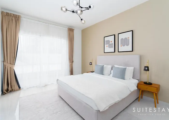 Spacious City Centre Apartment With Large Balcony