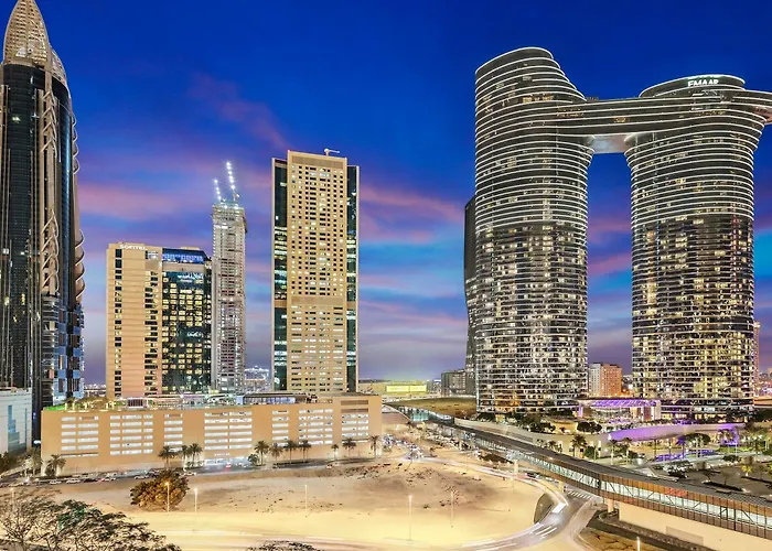 First Class 1Br With Dubai Skyline View