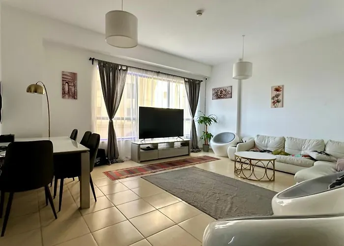 Sanciel Holiday Home Jbr