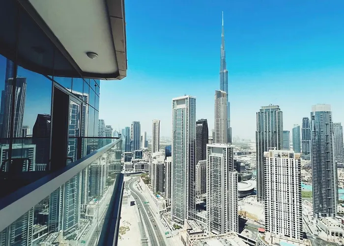 Paramount Tower Hotel And Residences With Infinity Sky Pool