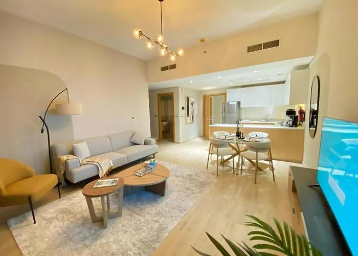 Two-Bedroom Apartment With Prime Metro Access