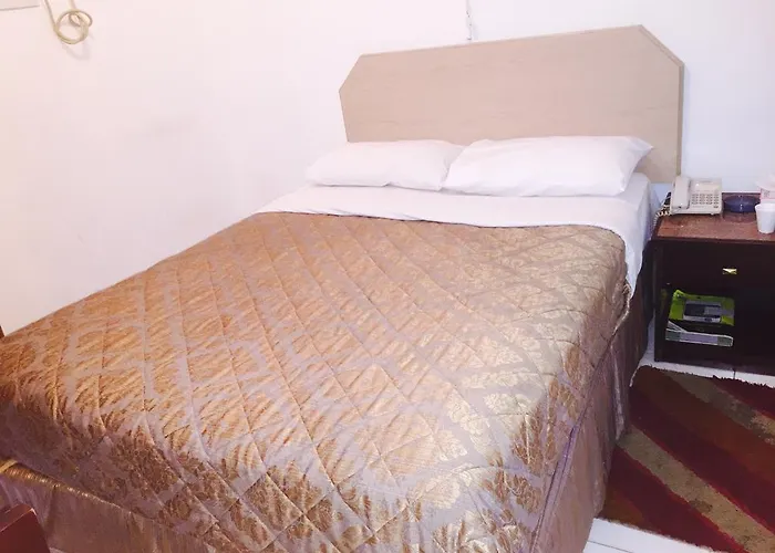 Gold Plaza Guest House