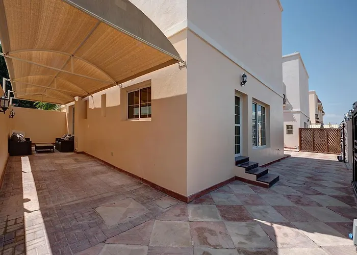 J5 Four Bedroom Villa Holiday Home In Mirdif
