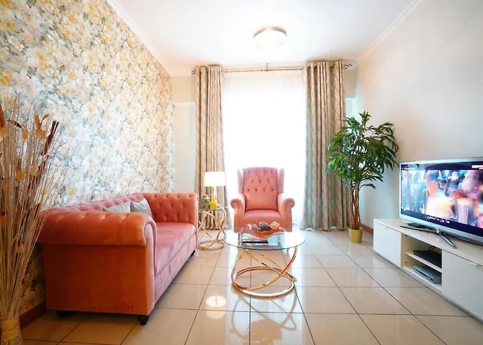 Two Continents Holiday Homes - Sea And Palm Jumeriah View Four Bedroom Apartment -Free Airport Pick-Up