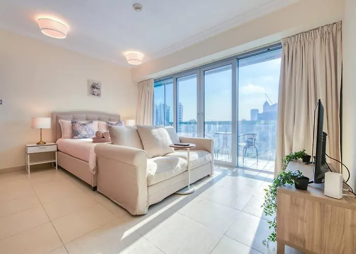 Prime Retreats- Downtown Dubai