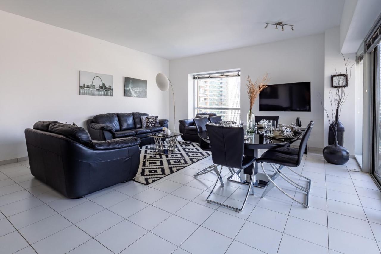 Frank Porter - Marina Tower Apartment