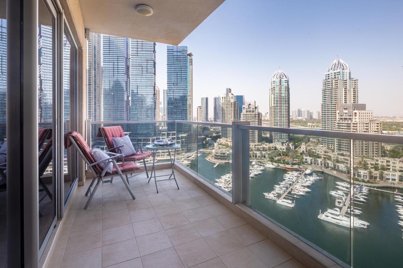 Frank Porter - Marina Tower Apartment *