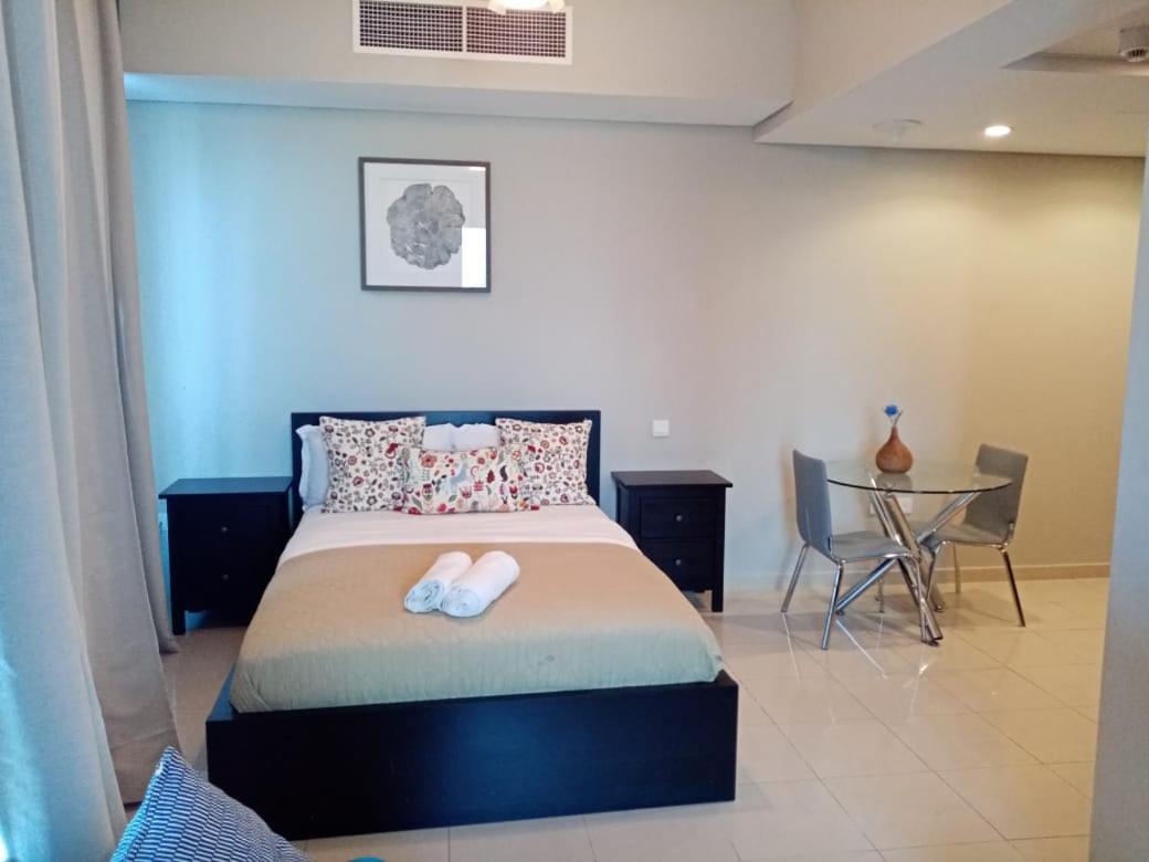 Studio - Bay Central Tower Apartment