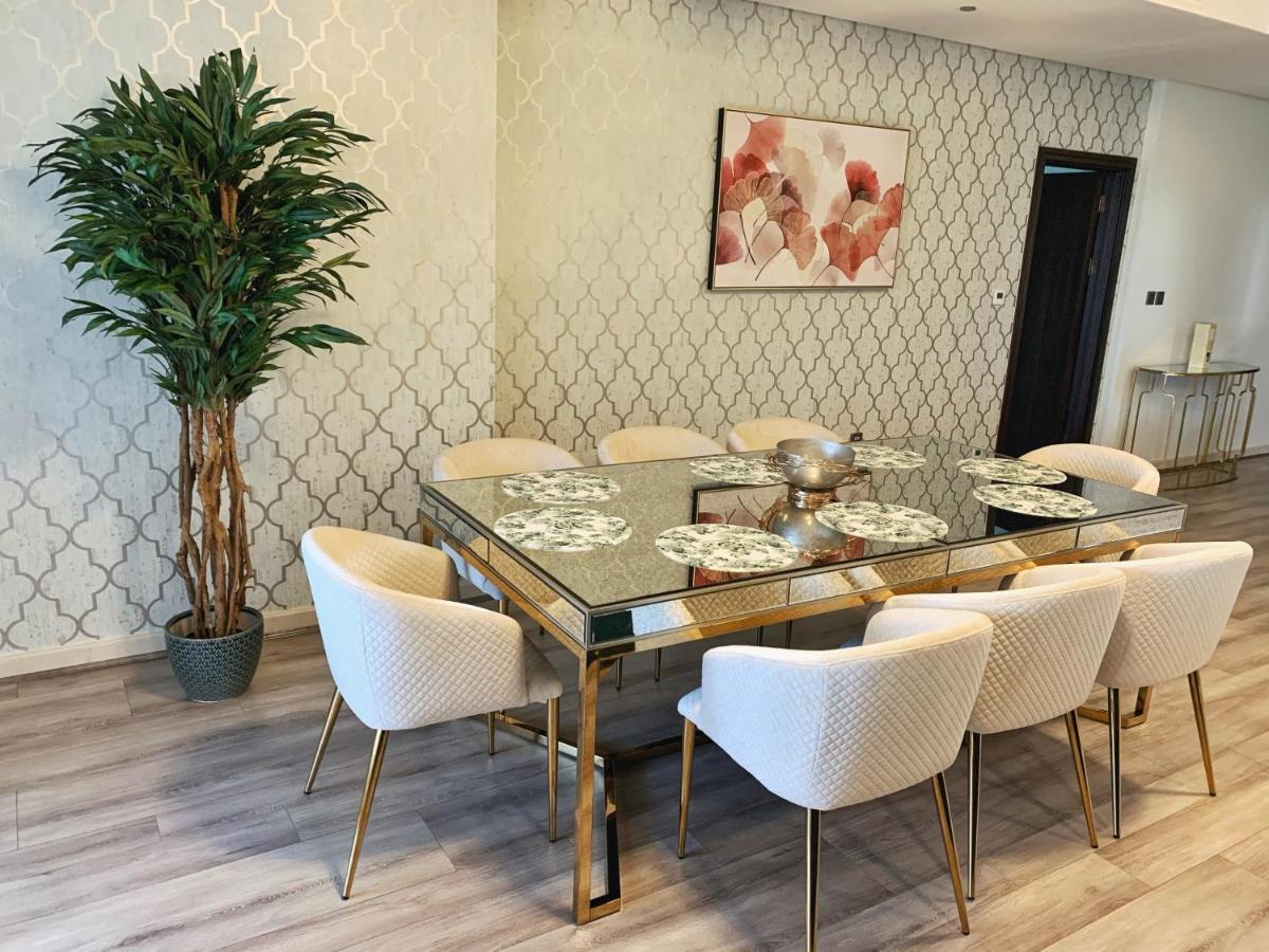 Luxury At Balqis Apartment *