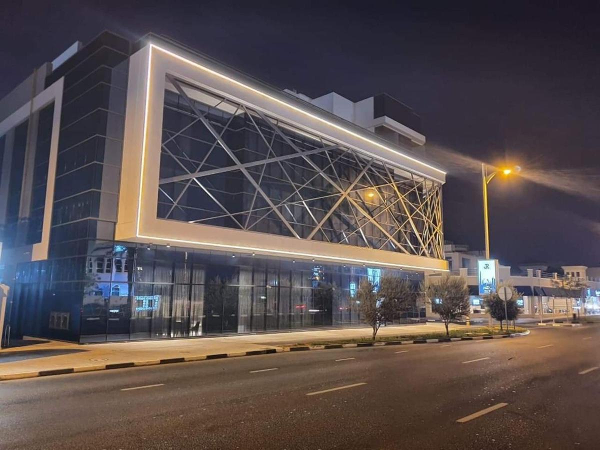Walk Jumeirah Hotel Dubai