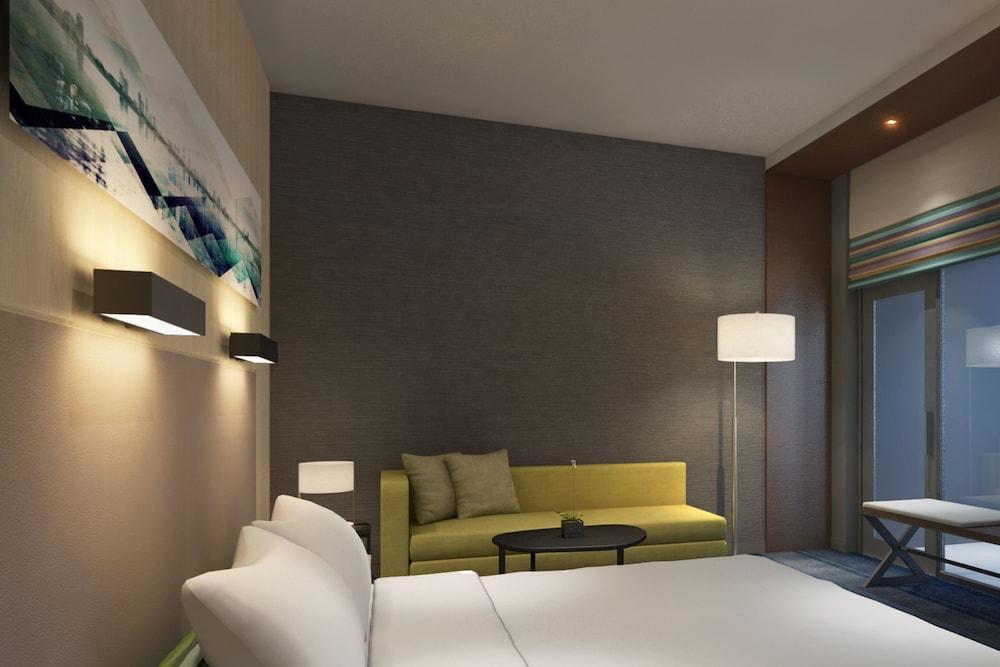 Hotel Aloft South 4*