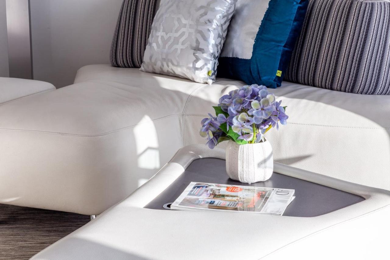 Apartment Frank Porter - Damac Waves *