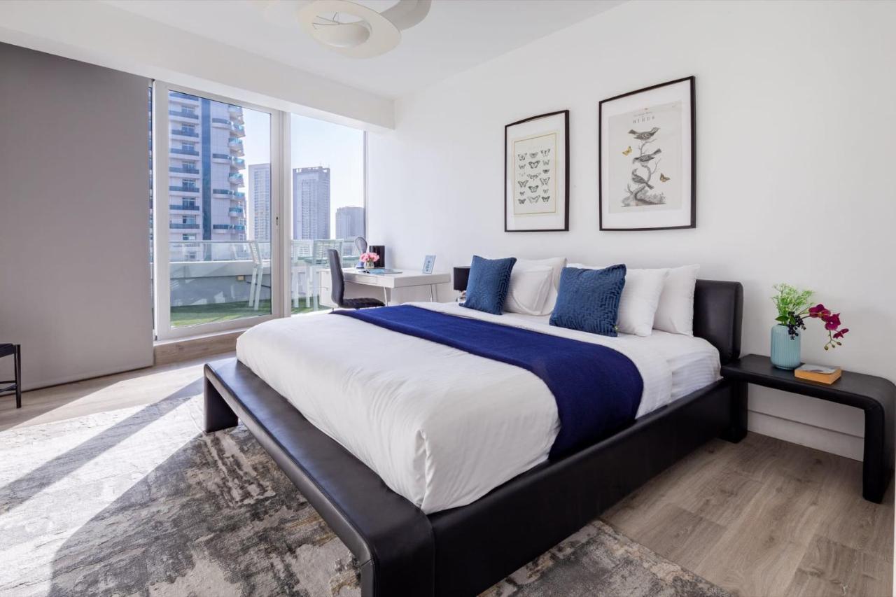 Frank Porter - Damac Waves Dubai