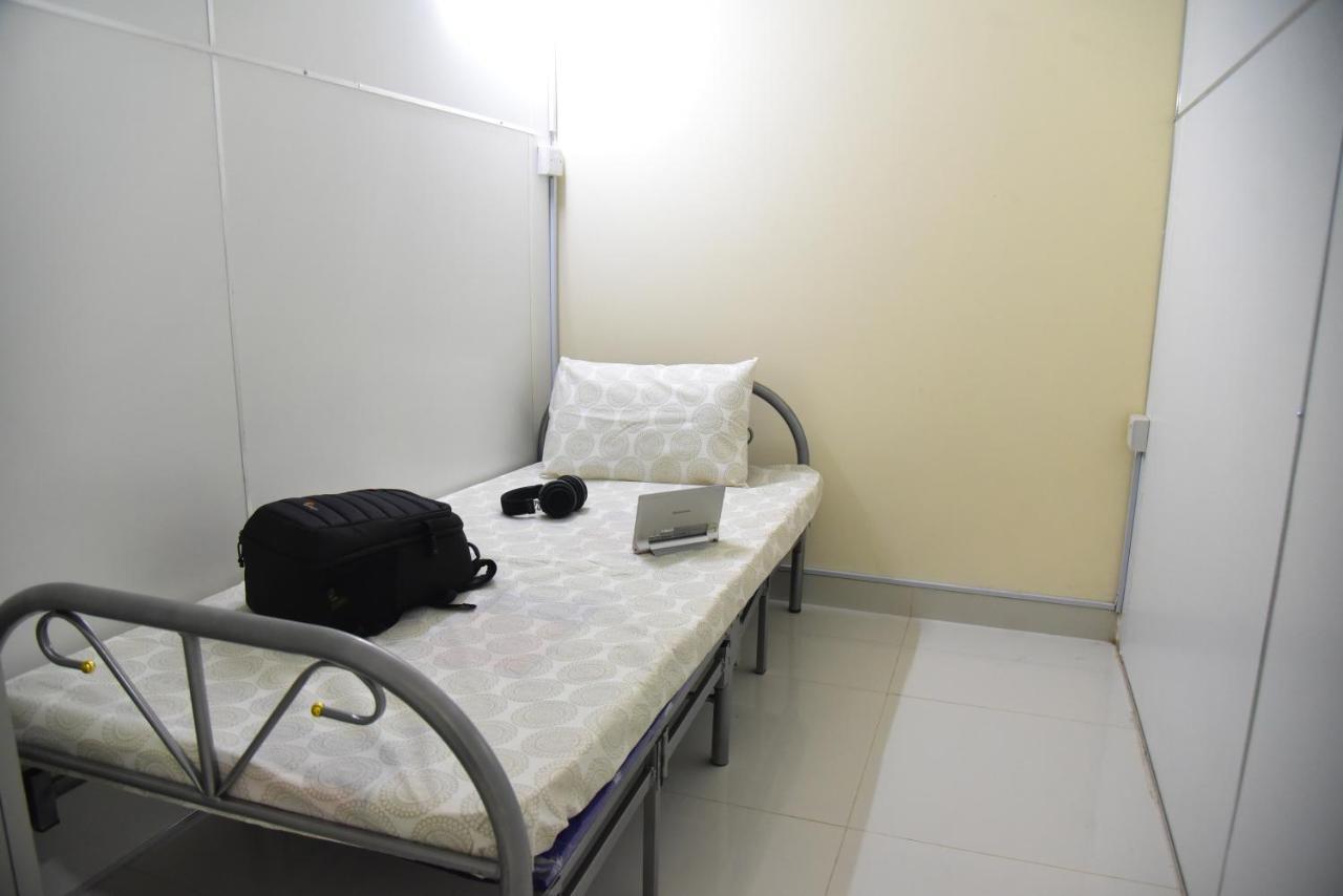 Private Partitioned Nr Mall Of Emirates Hostel *