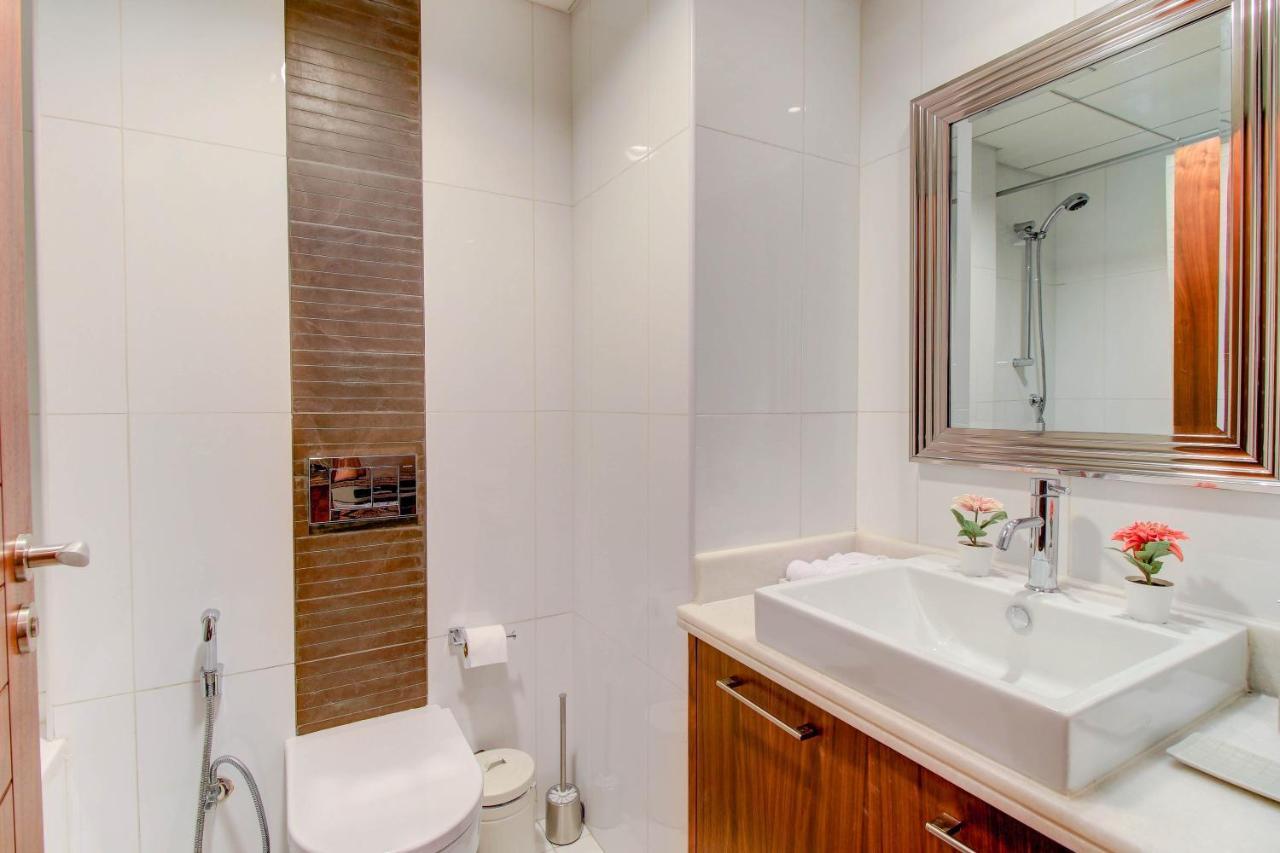 Apartment Durrani Homes - Luxurious Near Mall With Pool View Dubai