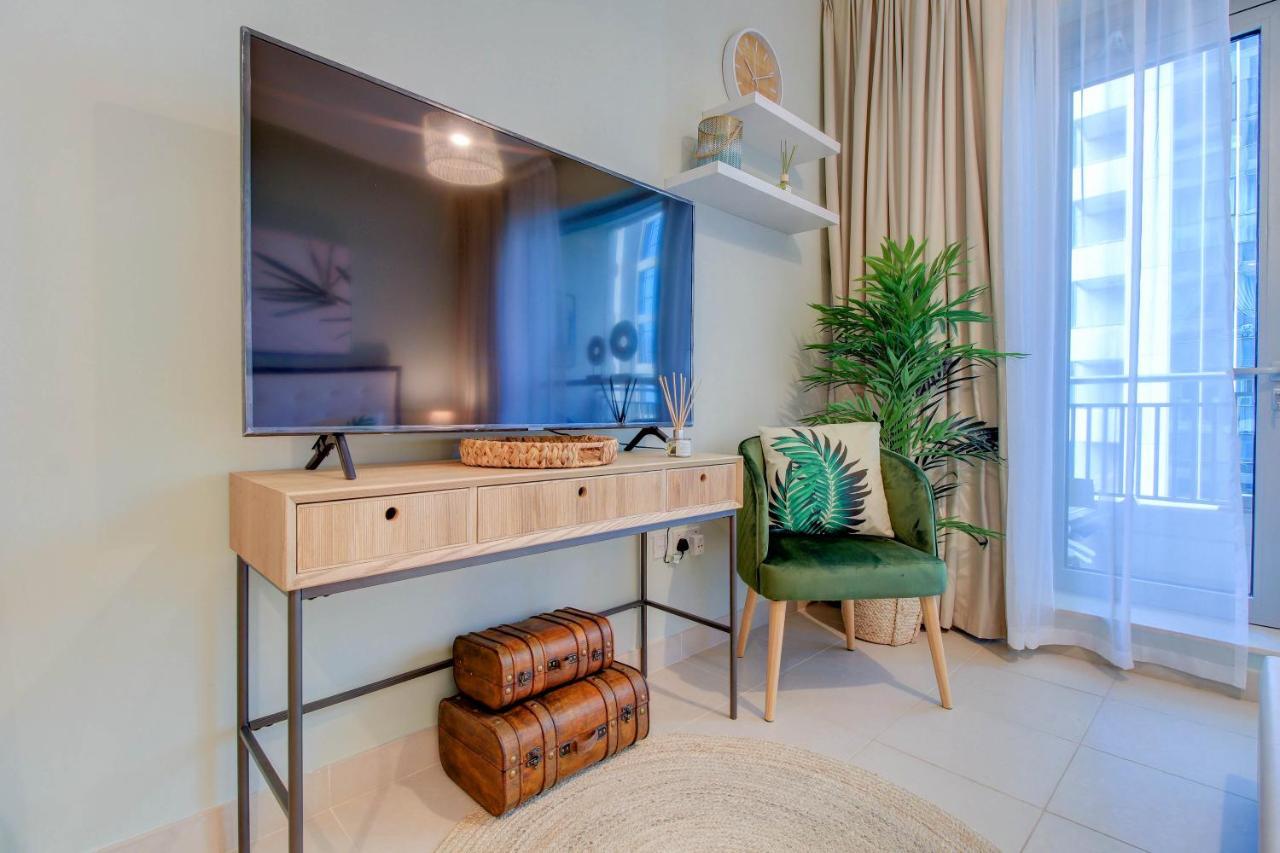 Durrani Homes - Luxurious Near Mall With Pool View Dubai