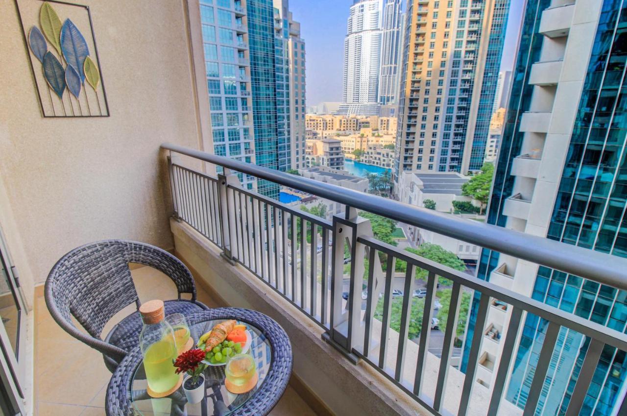 Apartment Durrani Homes - Luxurious Near Mall With Pool View