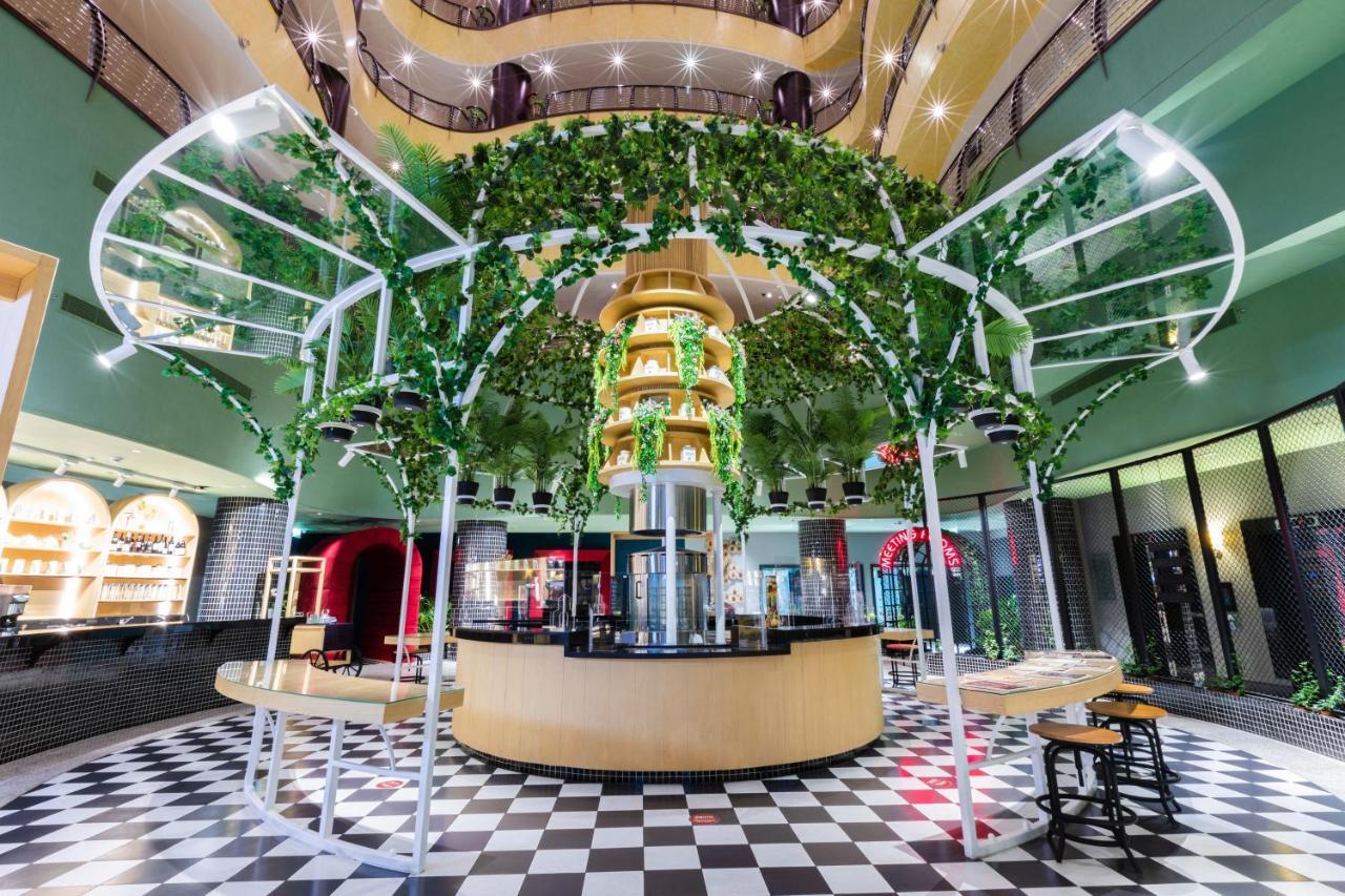 Dusit Thani Hotel 5*