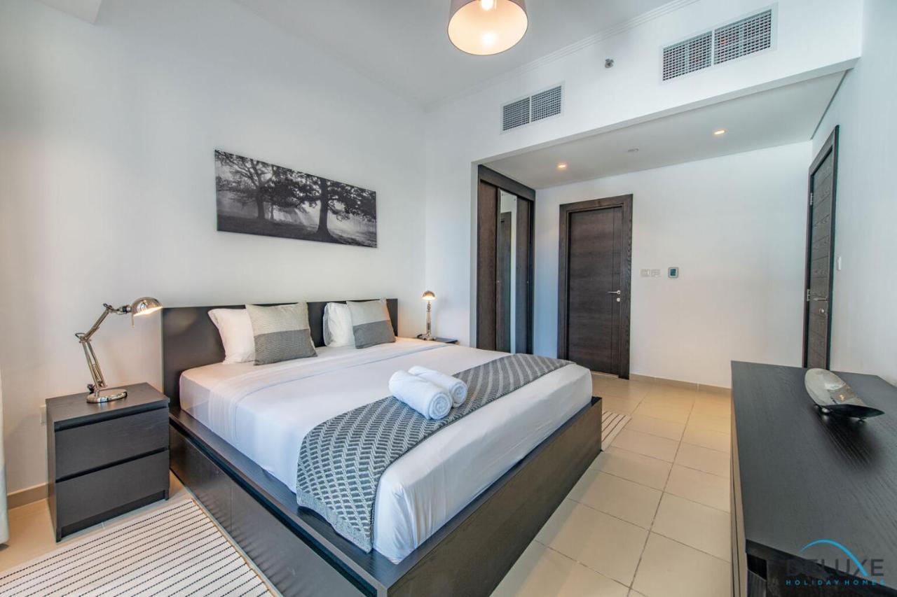 Neat 2br At Silverine Tower Marina By Deluxe Holiday Homes Apartment Dubai