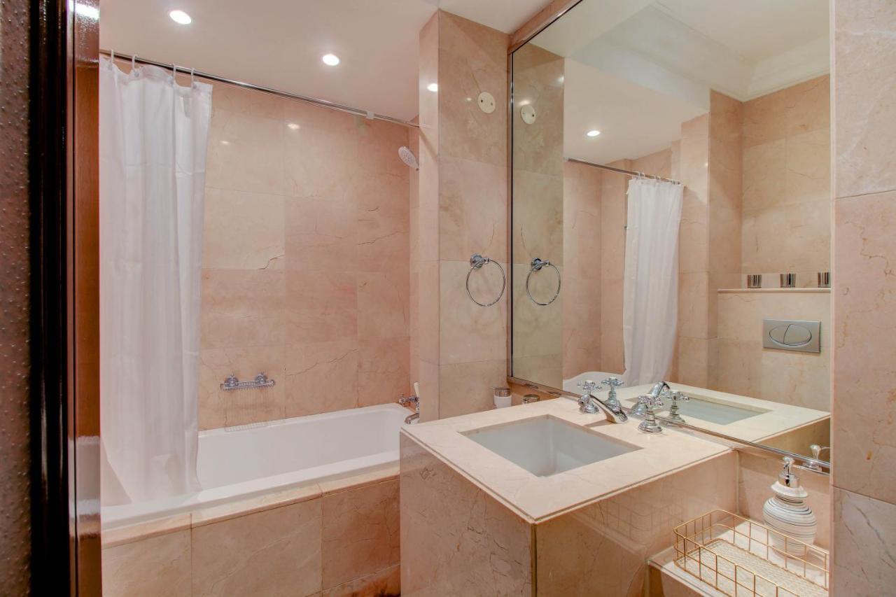 Durrani Homes - Souk Al Bahar 2br Besides Burj Khalifa & Mall *