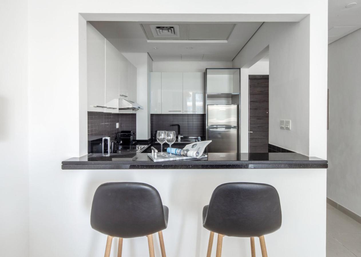 Frank Porter - Silverene Tower Apartment Dubai