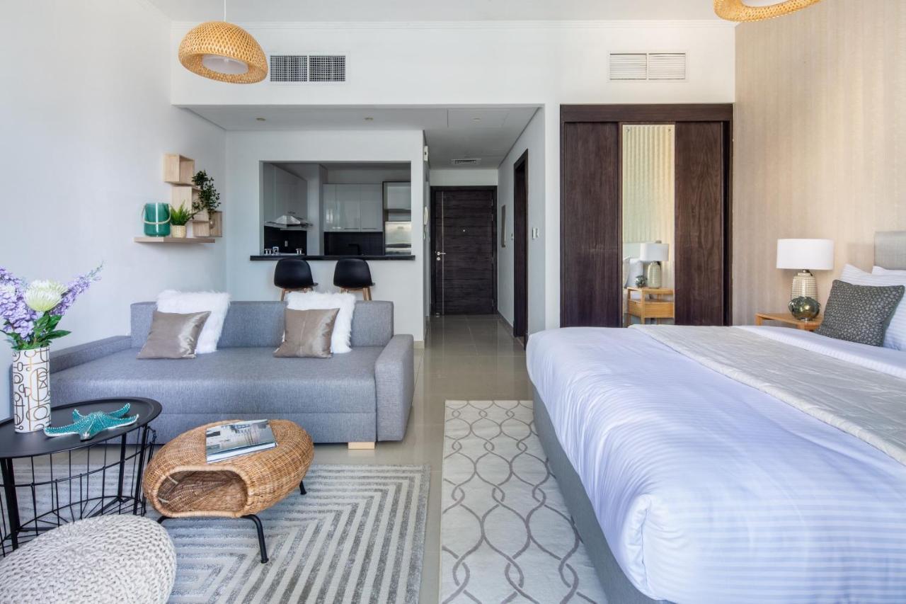 Frank Porter - Silverene Tower Apartment Dubai