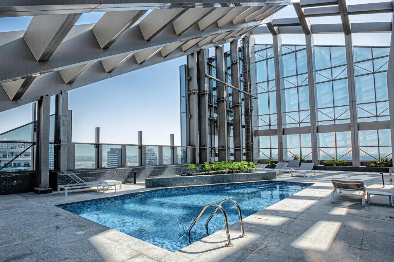 5 Star Sparkle Tower By Swarovski, Marina