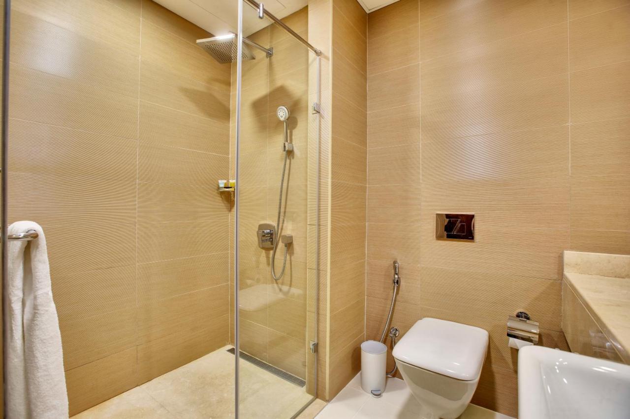 5 Star Sparkle Tower By Swarovski, Marina Apartment *