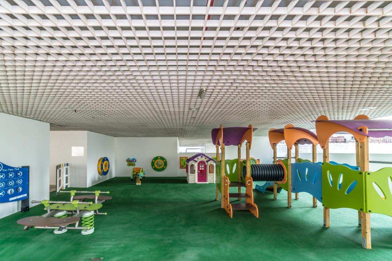 Bnbme-2b-marinaarcade-705 Apartment