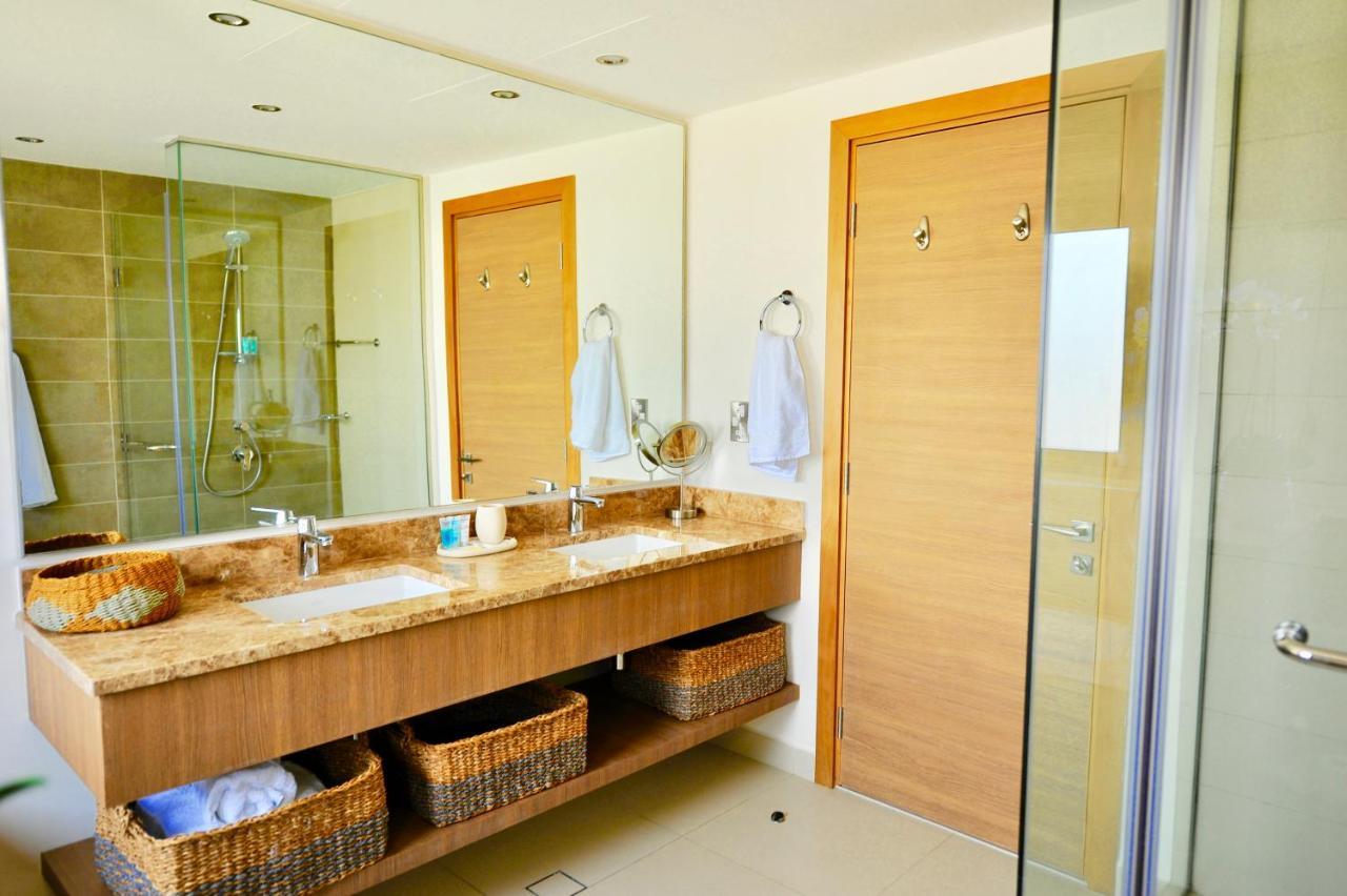 The Sunshine Villa *
