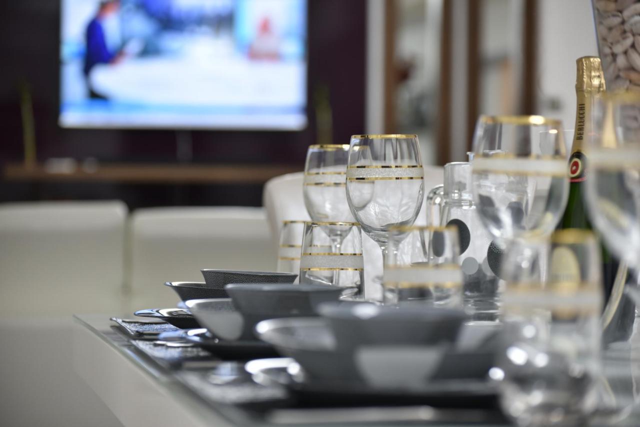 Apartment Jbr Amaz Penthouse Front Sea 5 1 Bdr Private Climatized Pool Dubai