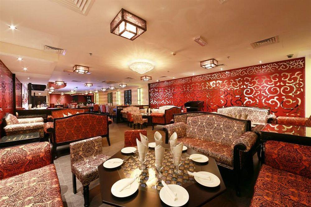 Hotel Howard Johnson Bur 3*