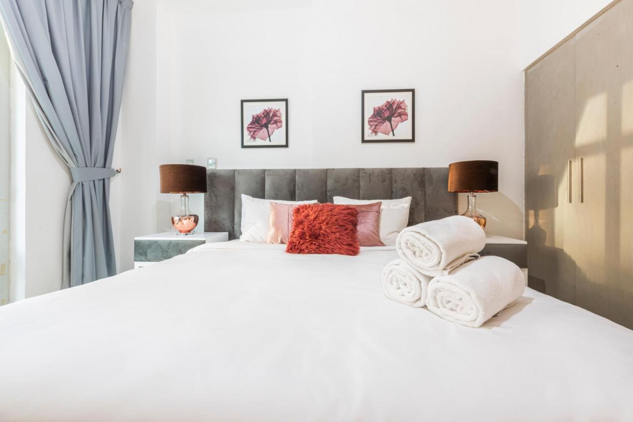 Bnbmehomes - The Lofts - Emaar Apartment