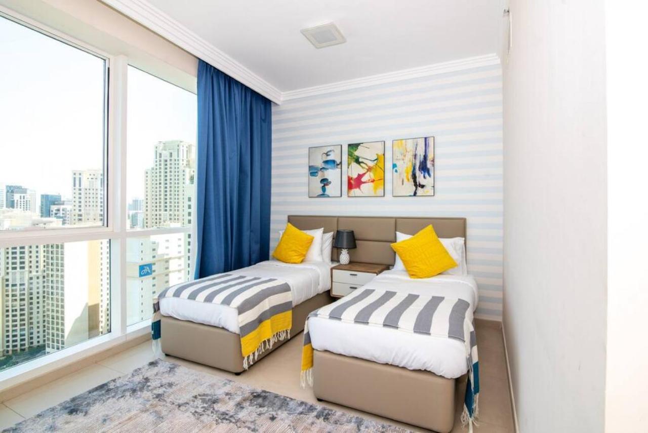 Apartment Key View - Al Bateen Residences