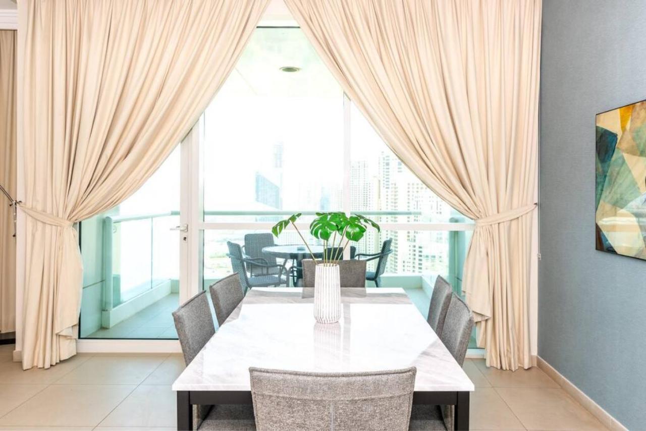Apartment Key View - Al Bateen Residences