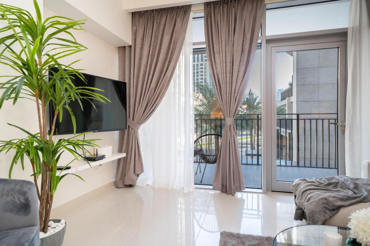 Apartment Higuests - Chic With Balcony And Pool Near Burj Khalifa