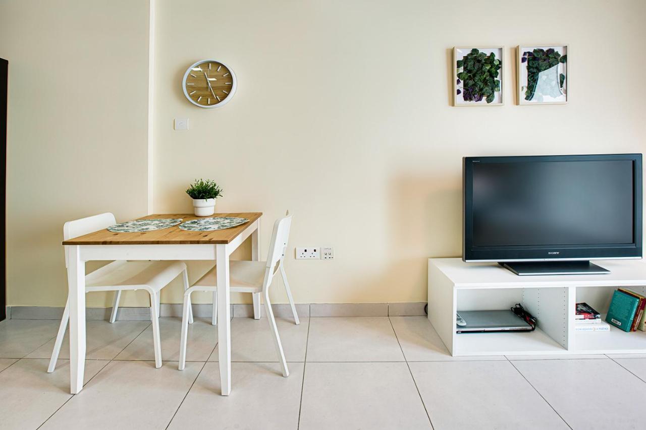 Apartment Splendid In Marina View Towers Dubai