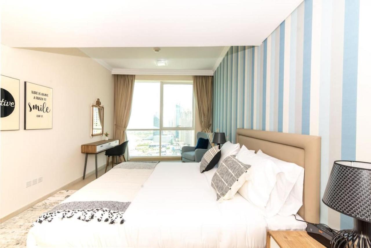 Apartment Key View - Al Bateen Residences Dubai