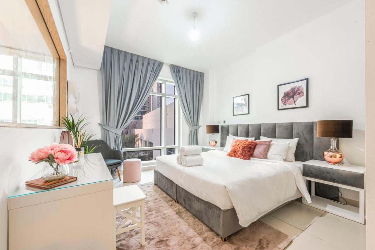 Bnbmehomes - The Lofts - Emaar Apartment
