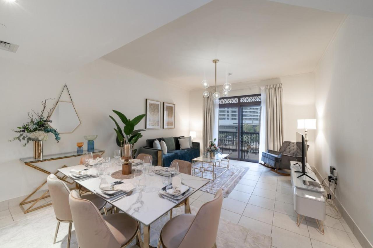 Apartment Durrani Homes - Glam Living Besides Mall- 2br With Study Third Converted *