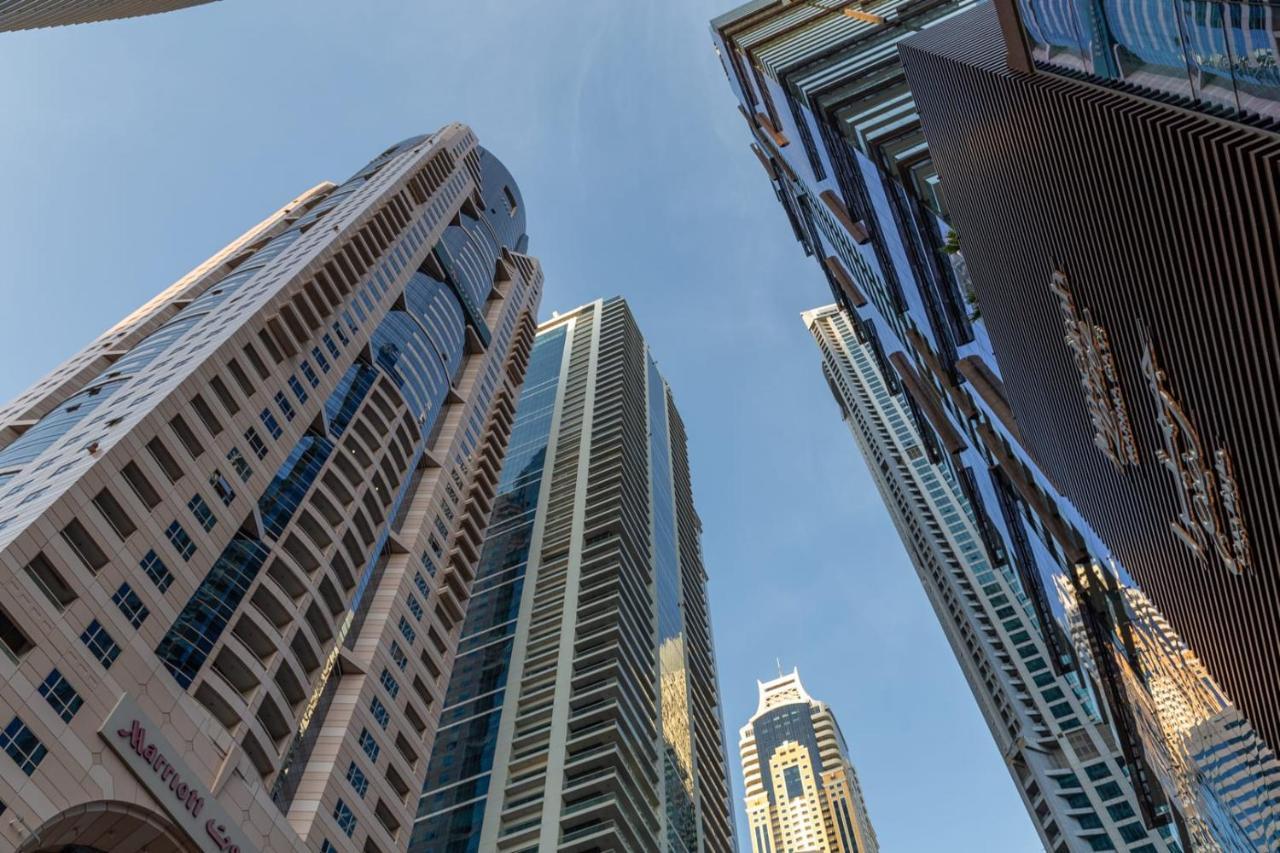 Frank Porter - Emirates Crown Tower Apartment