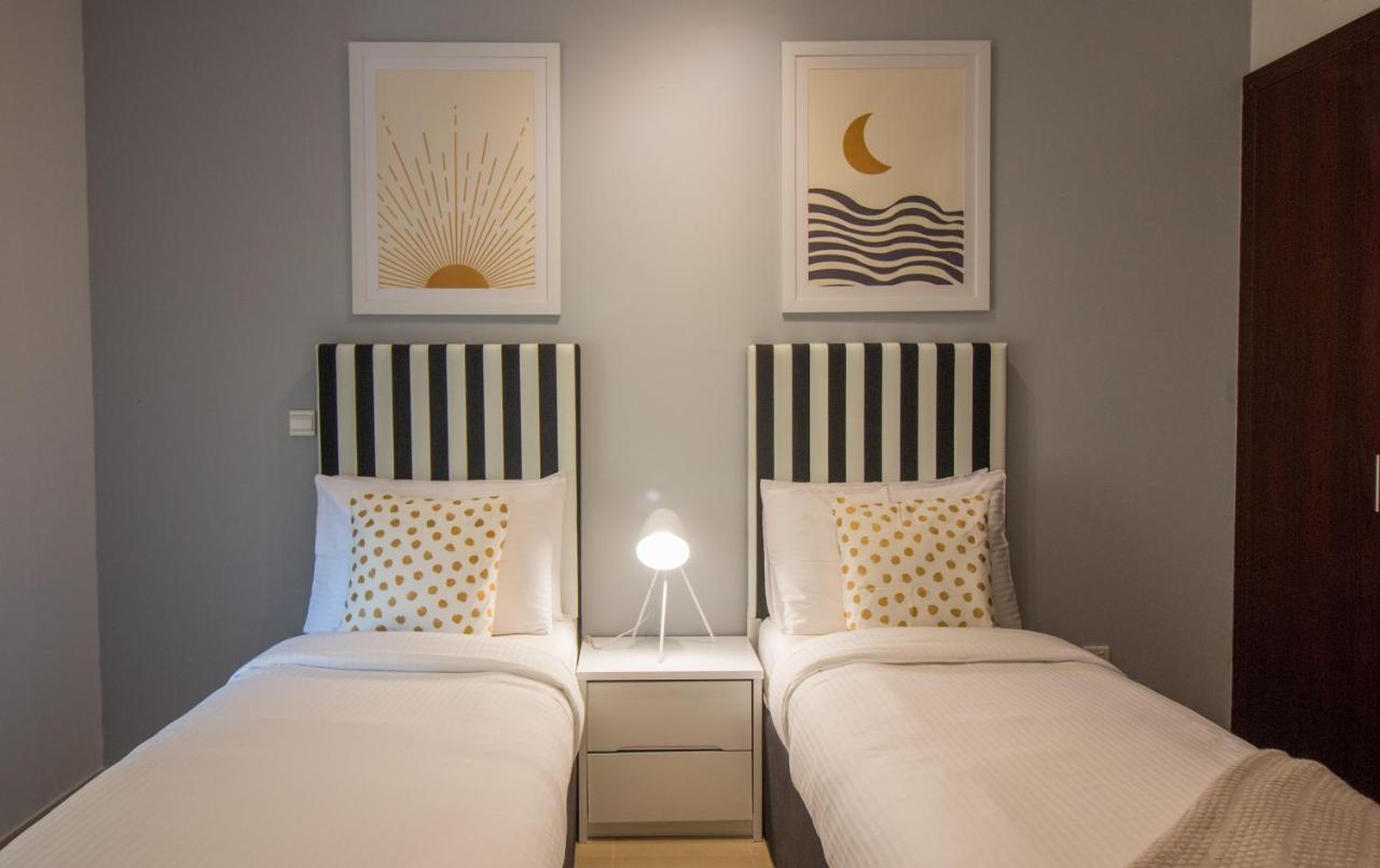 Apartment Premium 3br! Partial Sea-view - Amwaj *
