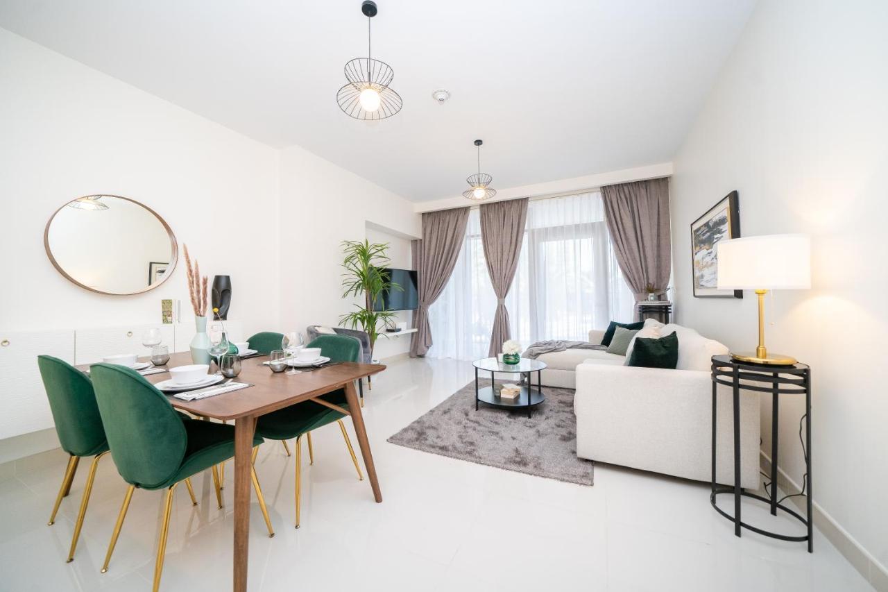 Higuests - Chic With Balcony And Pool Near Burj Khalifa Apartment *