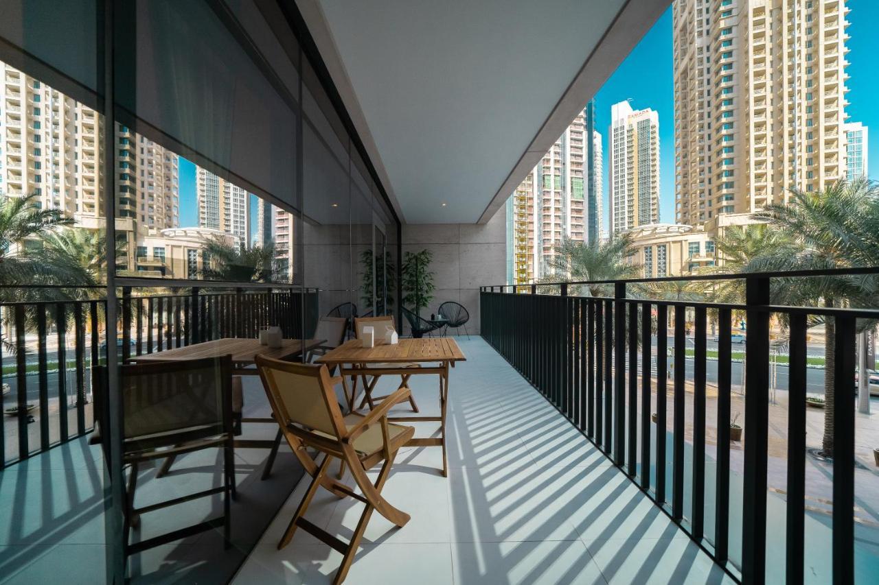 Apartment Higuests - Chic With Balcony And Pool Near Burj Khalifa *
