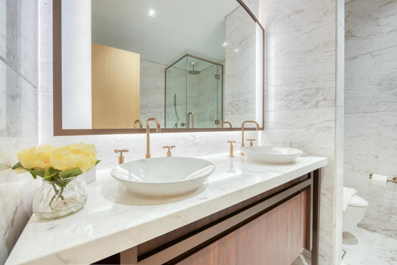 Rh- Upscale Living In The Heart Of The City, 02br, Near Mall * Dubai